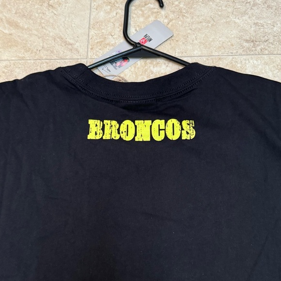 NWT Mitchell & Ness Denver Broncos Neon Pop John Elway T-Shirt Tee Size Medium - Picture 6 of 12